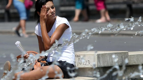 Il bel tempo continua a dominare la scena. Entro Venerdì, torna il gran caldo